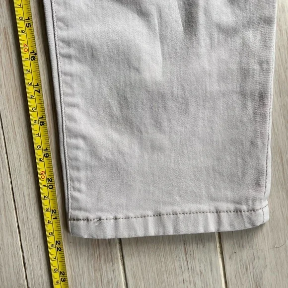 Charter Club Capri Beige size 4 pre owned in great condition - Picture 5 of 7